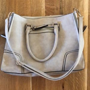 Nude purse w/ cross body strap